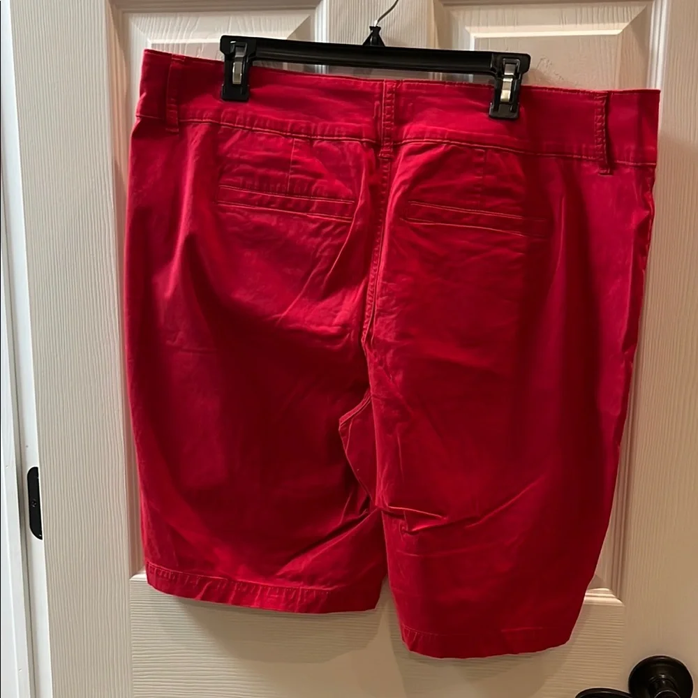 Westport, women’s 16W, Vibrant red, Bermuda Shorts - Picture 2 of 4